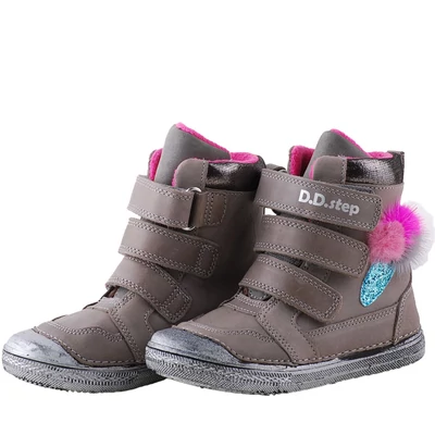 Szürke, pink pom-pom szőrmés, bundás, vízzáró réteggel kezelt, dd step bakancs